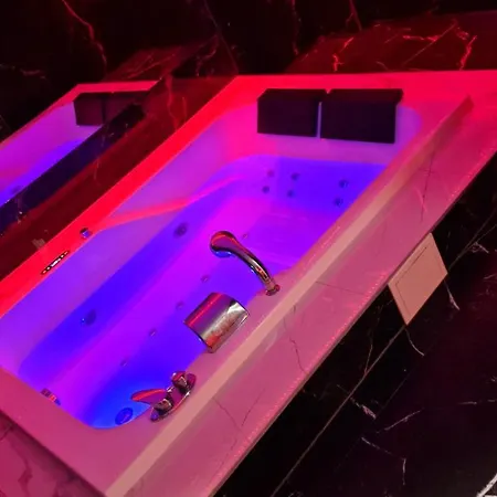 Apartament Z Jacuzzi *