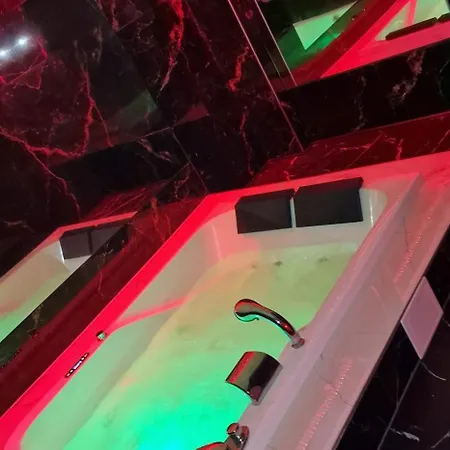 Апартаменти Z Jacuzzi *