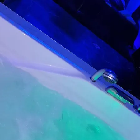 Z Jacuzzi Apartament *
